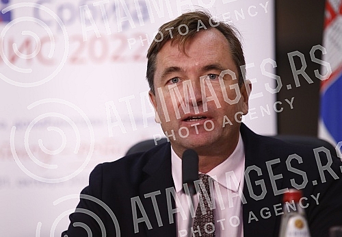 A press conference was held at the Republic Institute of Statistics on the occasion of the upcoming population census.U Republickom zavodu za statistiku odrzana je konferencija za novinare povodom predstojeceg popisa stanovnistva. 