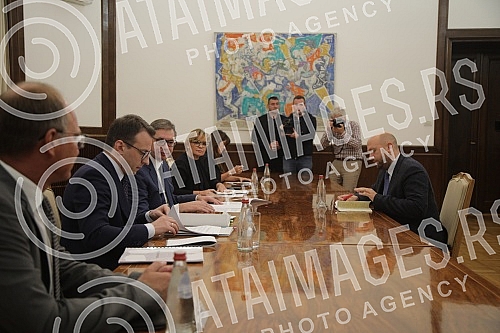 A meeting between President Aleksandar Vucic and the special envoy of the German government for the Western Balkans, Manuel Sarrazin, was held in the Presidency of Serbia.U Predsednistvu Srbije odrzan je sastanak predsednika Aleksandra Vucica sa sp