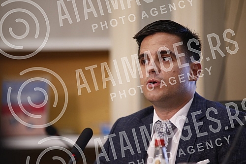 A press conference was held at the Republic Institute of Statistics on the occasion of the upcoming population census.U Republickom zavodu za statistiku odrzana je konferencija za novinare povodom predstojeceg popisa stanovnistva. 