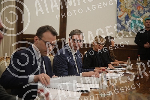 A meeting between President Aleksandar Vucic and the special envoy of the German government for the Western Balkans, Manuel Sarrazin, was held in the Presidency of Serbia.U Predsednistvu Srbije odrzan je sastanak predsednika Aleksandra Vucica sa sp