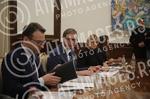 A meeting between President Aleksandar Vucic and the special envoy of the German government for the Western Balkans, Manuel Sarrazin, was held in the Presidency of Serbia.U Predsednistvu Srbije odrzan je sastanak predsednika Aleksandra Vucica sa sp