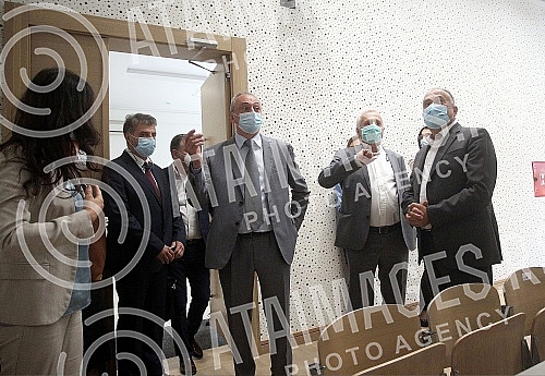 Minister of Education, Science and Technological Development Mladen Sarcevic visits the Faculty of Dentistry.Ministar prosvete,nauke i tehnoloskog razvoja Mladen Sarcevic u poseti Stomatoloskom fakultetu.