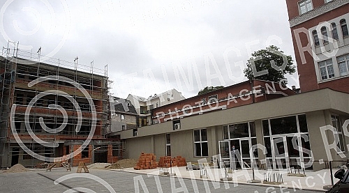 Minister of Education, Science and Technological Development Mladen Sarcevic visits the Faculty of Dentistry.Ministar prosvete,nauke i tehnoloskog razvoja Mladen Sarcevic u poseti Stomatoloskom fakultetu.