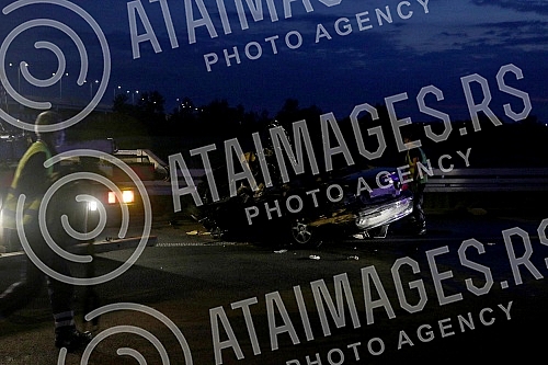On the bypass around Belgrade, 3 km from the Surcin loop towards the Milos Veliki highway near the Obrenovac exit, a serious traffic accident occurred in which a truck and a car with Swiss license plates were involved, one person was killed and two w