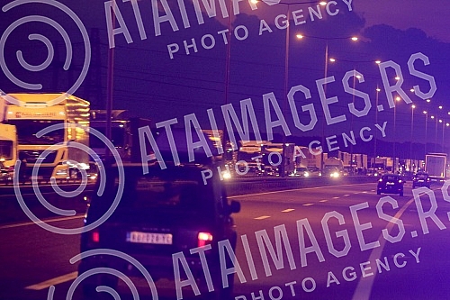 On the bypass around Belgrade, 3 km from the Surcin loop towards the Milos Veliki highway near the Obrenovac exit, a serious traffic accident occurred in which a truck and a car with Swiss license plates were involved, one person was killed and two w