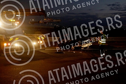 On the bypass around Belgrade, 3 km from the Surcin loop towards the Milos Veliki highway near the Obrenovac exit, a serious traffic accident occurred in which a truck and a car with Swiss license plates were involved, one person was killed and two w