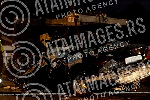 On the bypass around Belgrade, 3 km from the Surcin loop towards the Milos Veliki highway near the Obrenovac exit, a serious traffic accident occurred in which a truck and a car with Swiss license plates were involved, one person was killed and two w