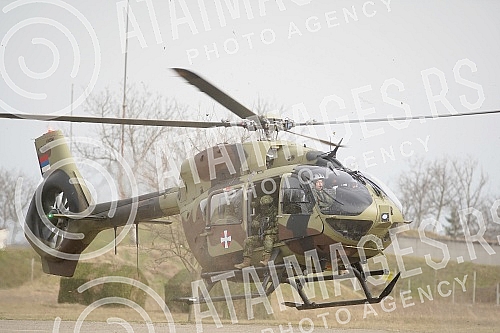 he President of the Republic and supreme commander of the Serbian army, Aleksandar Vucic, attended a demonstration of the capabilities of members of the Serbian army's 72nd special operations brigade, 63rd parachute brigade and part of the air force 