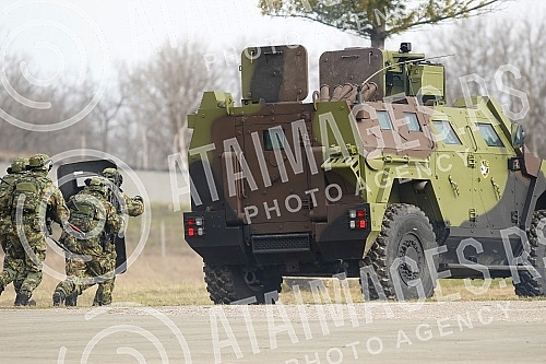 he President of the Republic and supreme commander of the Serbian army, Aleksandar Vucic, attended a demonstration of the capabilities of members of the Serbian army's 72nd special operations brigade, 63rd parachute brigade and part of the air force 