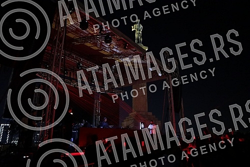 The long-awaited Matinée Fest will host the world's biggest stars of the electronic music scene from August 26 to 28, at the Kalemegdan Fortress, near Pobednik. Dugo ocekivani festival Matinée Fest od 26. do 28. avgusta ugostice najvece svetske zve