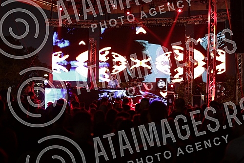 The long-awaited Matinée Fest will host the world's biggest stars of the electronic music scene from August 26 to 28, at the Kalemegdan Fortress, near Pobednik. Dugo ocekivani festival Matinée Fest od 26. do 28. avgusta ugostice najvece svetske zve