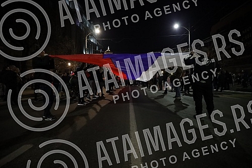 War veterans and People's Patrols organized a protest on the day of the beginning of the NATO aggression on our country, in front of the General Staff.Ratni veterani i Narodne patrole organizovali su protest na dan pocetka agresije NATO pakta na na