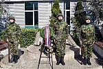 Representatives of the Serbian Army and the Socialist Company of Serbia laid wreaths on the occasion of the 23rd anniversary of the NATO aggression, at the monument to the fallen soldiers of the Guard and the patients of the Dragisa Misovic Hospital.