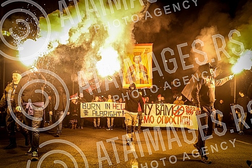 War veterans and People's Patrols organized a protest on the day of the beginning of the NATO aggression on our country, in front of the General Staff.Ratni veterani i Narodne patrole organizovali su protest na dan pocetka agresije NATO pakta na na