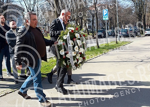 On the occasion of the 23rd anniversary of the NATO aggression, the presidential candidate of the United for Victory Coalition of Serbia, Zdravko Ponos, laid a wreath at the monument to the fallen soldiers of the Guard and the patients of the Dragisa