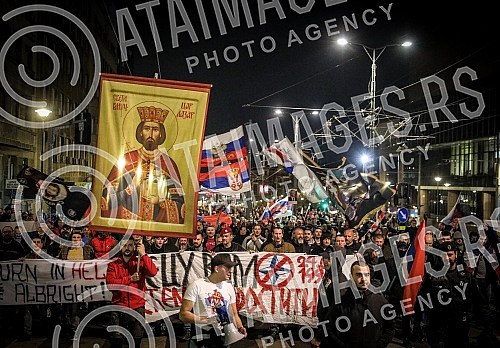 War veterans and People's Patrols organized a protest on the day of the beginning of the NATO aggression on our country, in front of the General Staff.Ratni veterani i Narodne patrole organizovali su protest na dan pocetka agresije NATO pakta na na
