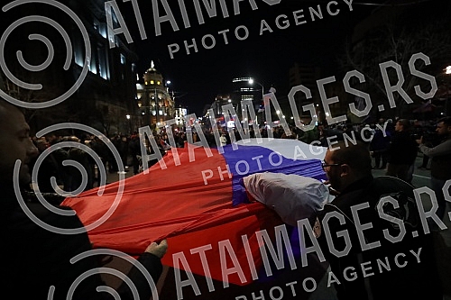 War veterans and People's Patrols organized a protest on the day of the beginning of the NATO aggression on our country, in front of the General Staff.Ratni veterani i Narodne patrole organizovali su protest na dan pocetka agresije NATO pakta na na