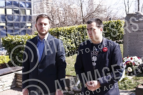 Members of New Party and 1 in 5 million laid wreaths at the 