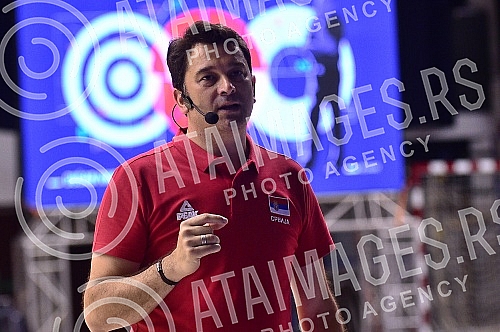 The second day of the Dusan Ivkovic Belgrade Basketball Clinic, organized by the Association of Basketball Coaches of Serbia, is held at the Ranko Zeravica Sports Hall in New Belgrade.Drugi dan Beogradske kosarkaske klinika Dusan Ivkovic u organiza