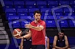The second day of the Dusan Ivkovic Belgrade Basketball Clinic, organized by the Association of Basketball Coaches of Serbia, is held at the Ranko Zeravica Sports Hall in New Belgrade.Drugi dan Beogradske kosarkaske klinika Dusan Ivkovic u organiza
