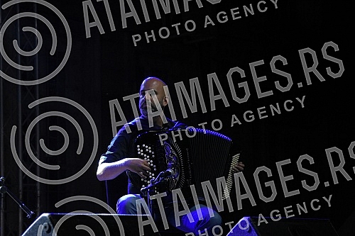 Nenad Vasilic, Serbian double bassist and composer, born in Nis, currently lives and works in Vienna, very important in the sphere of jazz and world music, performed with his trio in Banovina.Nenad Vasilic, srpski kontrabasista i kompozitor, rodjen