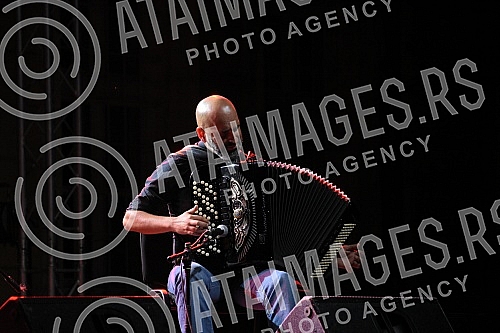 Nenad Vasilic, Serbian double bassist and composer, born in Nis, currently lives and works in Vienna, very important in the sphere of jazz and world music, performed with his trio in Banovina.Nenad Vasilic, srpski kontrabasista i kompozitor, rodjen