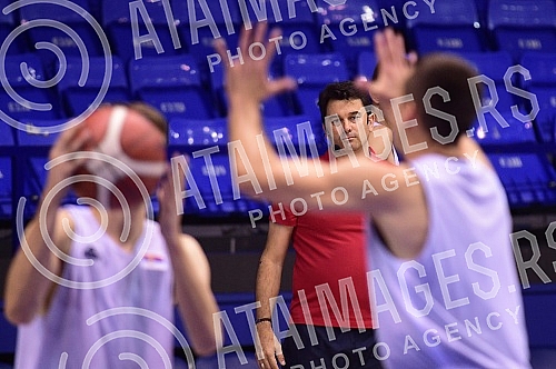 The second day of the Dusan Ivkovic Belgrade Basketball Clinic, organized by the Association of Basketball Coaches of Serbia, is held at the Ranko Zeravica Sports Hall in New Belgrade.Drugi dan Beogradske kosarkaske klinika Dusan Ivkovic u organiza