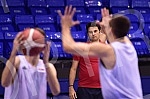 The second day of the Dusan Ivkovic Belgrade Basketball Clinic, organized by the Association of Basketball Coaches of Serbia, is held at the Ranko Zeravica Sports Hall in New Belgrade.Drugi dan Beogradske kosarkaske klinika Dusan Ivkovic u organiza