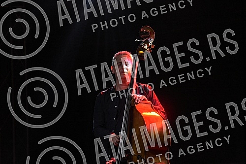 Nenad Vasilic, Serbian double bassist and composer, born in Nis, currently lives and works in Vienna, very important in the sphere of jazz and world music, performed with his trio in Banovina.Nenad Vasilic, srpski kontrabasista i kompozitor, rodjen