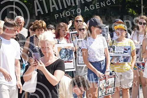 Animal rights protest in front of the Veterinary Administration.Protest za prava zivotinja ispred Uprave za veterinu.