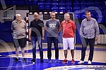 The Dusan Ivkovic Belgrade basketball clinic was held in the Ranko Zeravica hall, and on that occasion, prizes were awarded to the most experienced coaches and basketball workers.U hali Ranko Zeravica odrzana je Beogradska kosarkaska klinika Dusan 