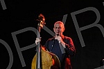 Nenad Vasilic, Serbian double bassist and composer, born in Nis, currently lives and works in Vienna, very important in the sphere of jazz and world music, performed with his trio in Banovina.Nenad Vasilic, srpski kontrabasista i kompozitor, rodjen