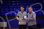The Dusan Ivkovic Belgrade basketball clinic was held in the Ranko Zeravica hall, and on that occasion, prizes were awarded to the most experienced coaches and basketball workers.U hali Ranko Zeravica odrzana je Beogradska kosarkaska klinika Dusan 