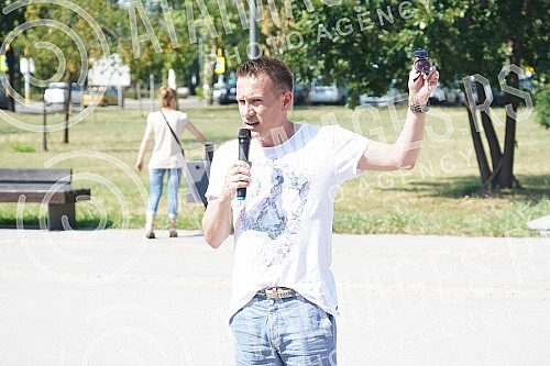 Animal rights protest in front of the Veterinary Administration.Protest za prava zivotinja ispred Uprave za veterinu.