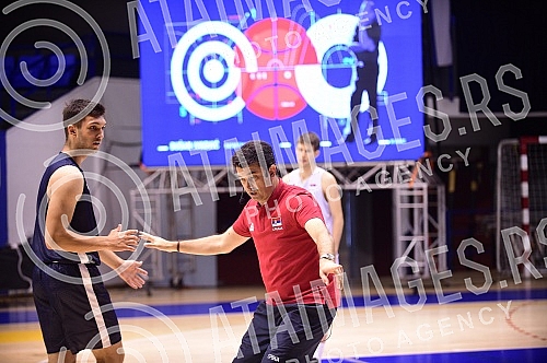 The second day of the Dusan Ivkovic Belgrade Basketball Clinic, organized by the Association of Basketball Coaches of Serbia, is held at the Ranko Zeravica Sports Hall in New Belgrade.Drugi dan Beogradske kosarkaske klinika Dusan Ivkovic u organiza