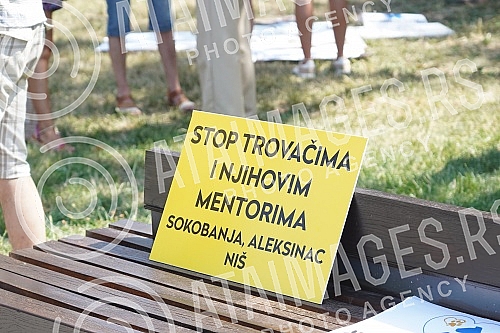 Animal rights protest in front of the Veterinary Administration.Protest za prava zivotinja ispred Uprave za veterinu.