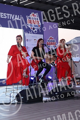 The performance of the group Frajle is part of Berry Fest, the first festival of strawberry fruit in Belgrade.Nastup grupe Frajle su sklopu Berry festa, prvog festivala jagodastog voca u Beogradu.