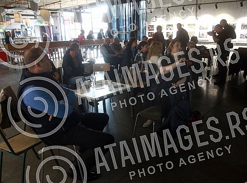 The annual Katarina Preradovic award for professional integrity and excellence in journalism was held in Dorcol Square.U Dorcol placu je odrzana dodela godisnje nagrade Katarina Preradovic za profesionalni integritet i izuzetnost u novinarstvu