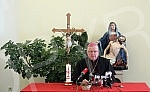 The press conference of the Archbishop of Belgrade, Stanislav Hocevar, was held in the Hall of the Parish of Christ the King, at which he presented the Easter message.U Dvorani parohije Krista Kralja odrzana je konferencija za novinare beogradskog n