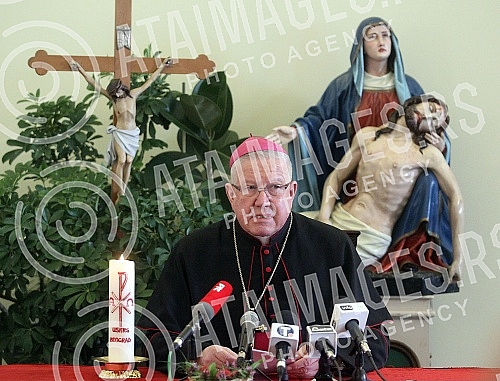 The press conference of the Archbishop of Belgrade, Stanislav Hocevar, was held in the Hall of the Parish of Christ the King, at which he presented the Easter message.U Dvorani parohije Krista Kralja odrzana je konferencija za novinare beogradskog n