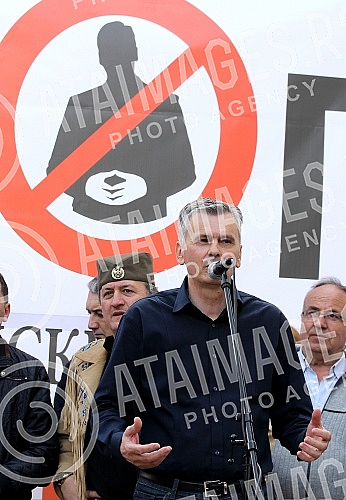 Serbian National Labor Action to build a gondola in Zlatibor.Svesrpska narodna moba (radna akcija) za izgradnju Gondole na Zlatiboru. 