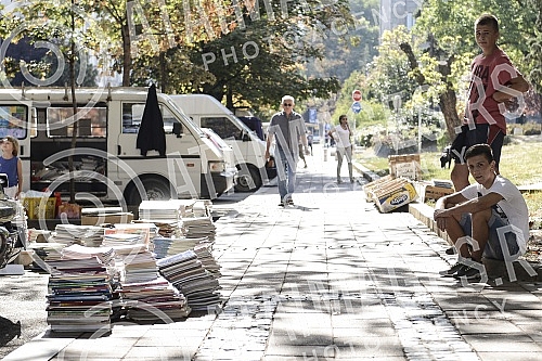 Kosovska street closed due to the sale of used books.Kosovska ulica zatvorena zbog prodaje polovnih knjiga.