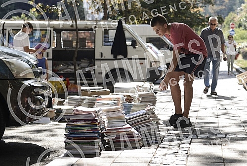 Kosovska street closed due to the sale of used books.Kosovska ulica zatvorena zbog prodaje polovnih knjiga.