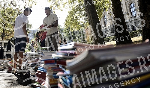 Kosovska street closed due to the sale of used books.Kosovska ulica zatvorena zbog prodaje polovnih knjiga.