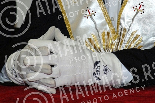 Slobodni zidari Srbije, odnosno Vrhovni savet Srbije u Beogradu,  odrzao je svecanu proslavu Skotskog reda drevnog i prihvacenog. Domacin sastanka kojem su prisustvovali veliki komandir bio je suvereni grand komander Vrhovnog saveta Srbije Dragan Dju