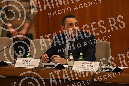 The session of the Government of the Republic of Serbia was opened to the public and was attended by the President of the Republic of Serbia Aleksandar Vucic, the Governor of the National Bank of Serbia Jorgovanka Tabakovic and directors of public co