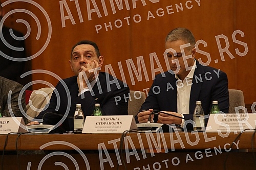 The session of the Government of the Republic of Serbia was opened to the public and was attended by the President of the Republic of Serbia Aleksandar Vucic, the Governor of the National Bank of Serbia Jorgovanka Tabakovic and directors of public co