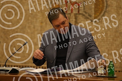 The session of the Government of the Republic of Serbia was opened to the public and was attended by the President of the Republic of Serbia Aleksandar Vucic, the Governor of the National Bank of Serbia Jorgovanka Tabakovic and directors of public co