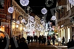 The Banja Luka Winter 2021/2022 event is being held in Petar Kocic Park, and over 100,000 lamps and lanterns have lit up Banja Luka this winter.Manifestacija Banjalucka zima 2021/2022 odrzava se u parku Petar Kocic, a Banjaluku je ove zime osvetlelo 