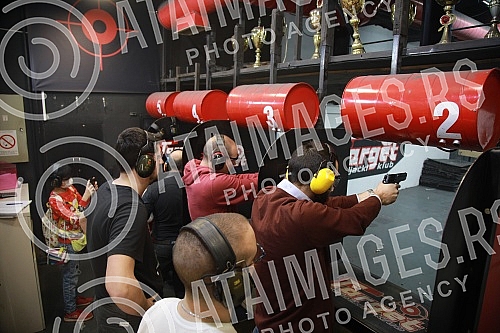 A humanitarian tournament was organized by the Target shooting range and the Association of Parents of Children with Malignant Diseases Zvoncica.Odrzan je humanitarni turnir u organizaciji streljane Target i Udruzenja roditelja dece obolele od mali